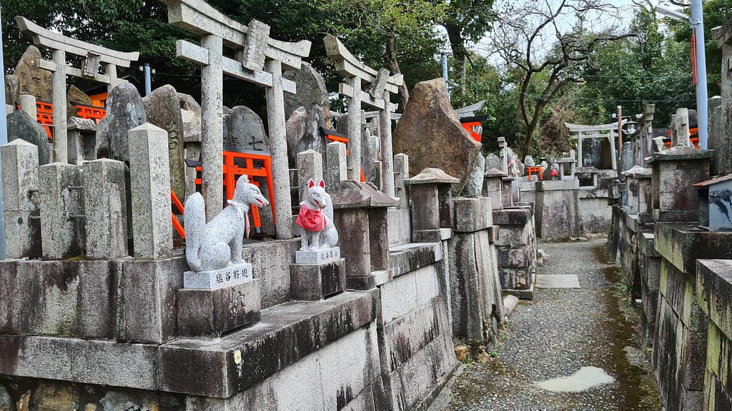 ...sehr viele Schreine