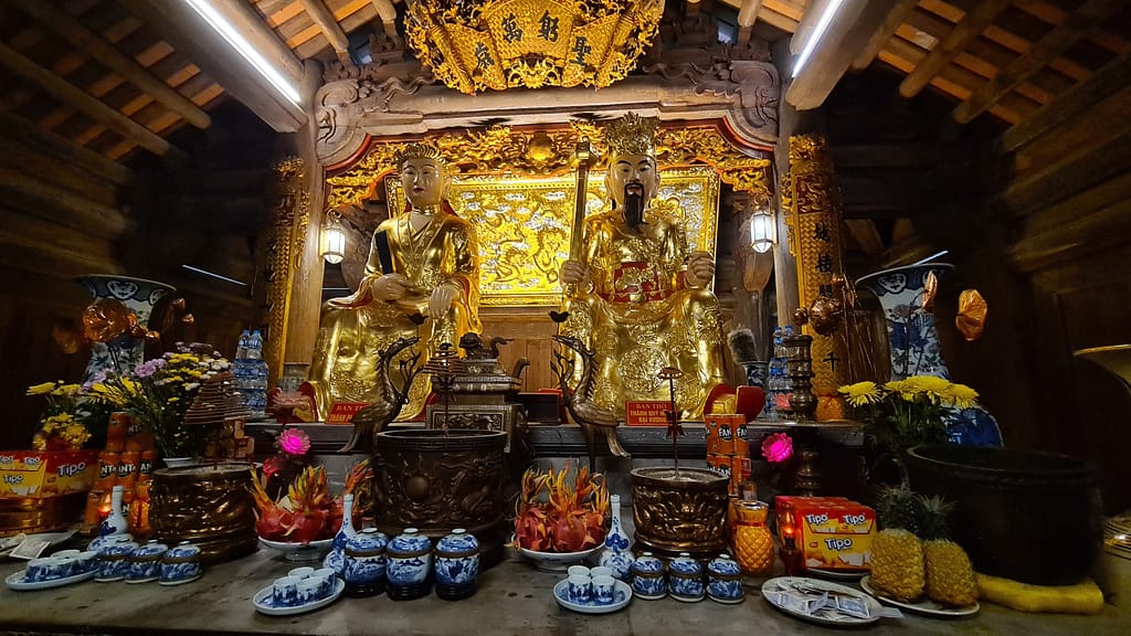 2Templeinside 11. Ziel: Ninh Binh