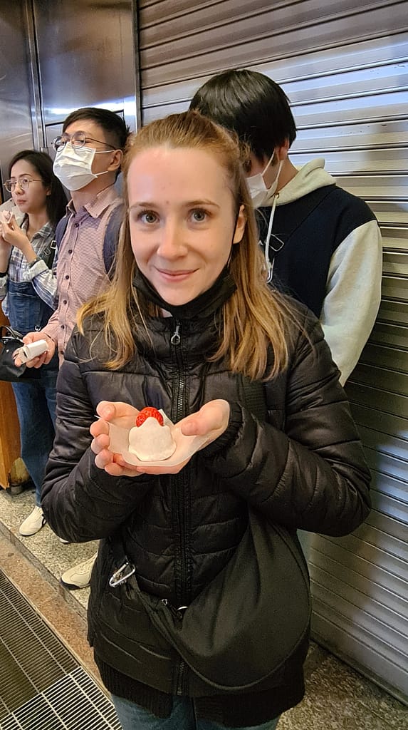 und als kleinen Snack immerhin ein Erdbeermochi