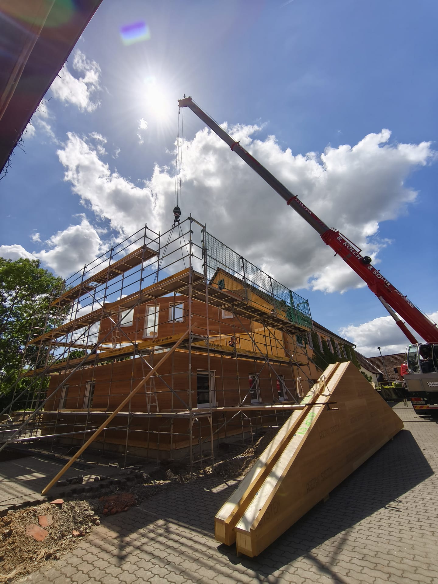 Hausbau: Aufstellen des Hauses