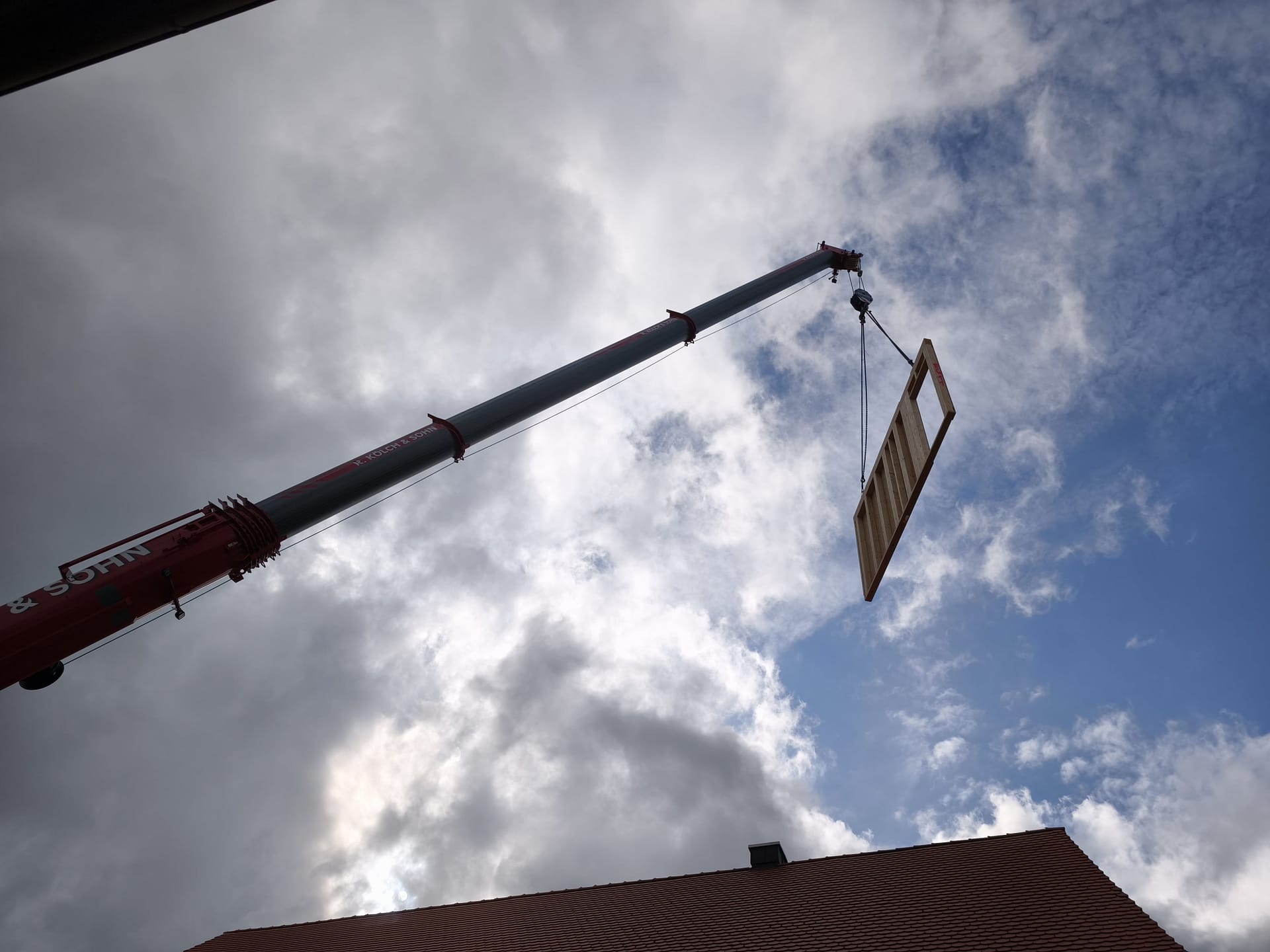 Hausbau: Aufstellen des Hauses