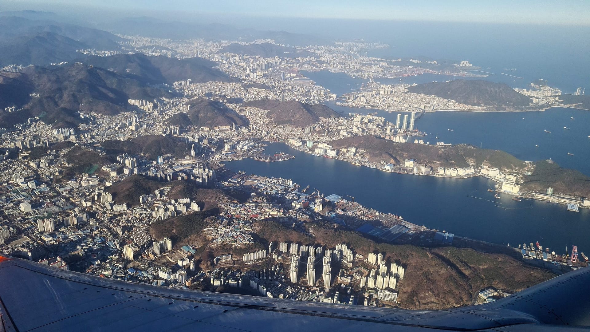 Aussicht auf Busan vom Flugzeug